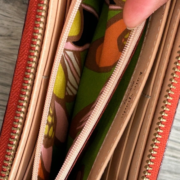 Kate Spade Red Leather Wellesley Neda Zip Around Clutch/Wristlet - Picture 2 of 7